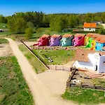 Nyaraló Mexican-themed Homes *