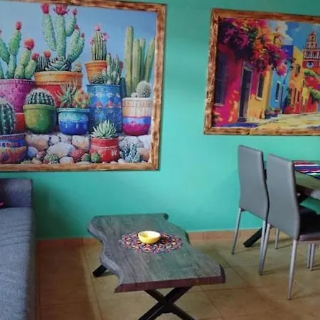 Nyaraló Mexican-themed Homes