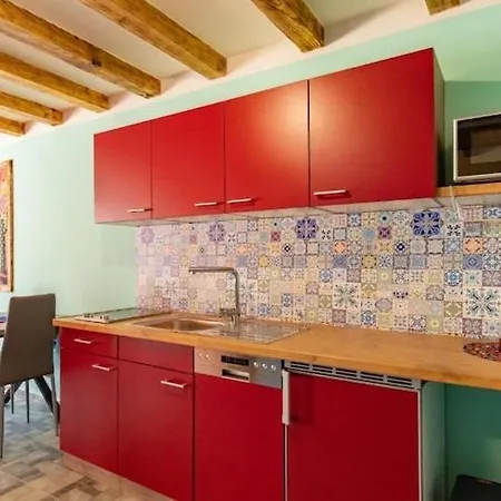 Mexican-themed Homes Nyaraló